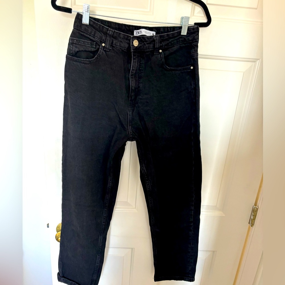 Zara high waist mom jeans size 8.